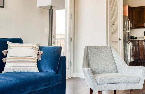 CozySuites Music Row Spacious 2BR with free parking 46 - Foto 7