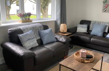 37 Gower holiday village Ty Seren Cosy 2 bedroom chalet with a seasonal indoor pool - Foto 4