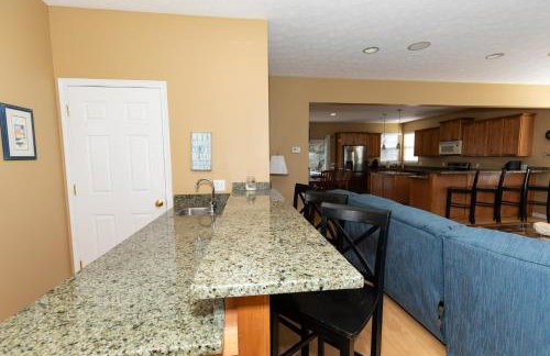 5 Bedroom Home in Old Homestead II - Photo 32