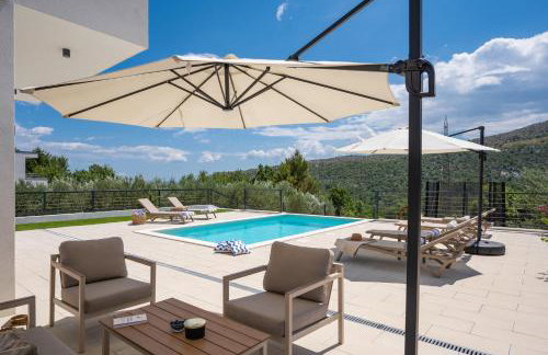 Villa Nacle with Heated Pool and Large Playground near Omis and Split - Photo 36