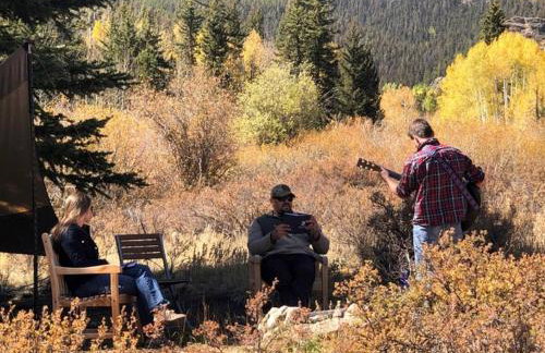 The Basecamp Cabin [RIGHT] at Bison Peak Lodge - Foto 13