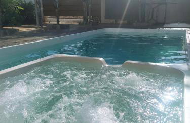 Estilo resort para confraternizar com hidro, piscina, garagem em casa tudo privativo, insira acima de 6 hóspedes para usar os 3 quartos - Photo 7