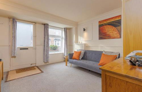 Cozy Studio Apartment Kenilworth, Free Parking, WIFI, Smart TV - Foto 11