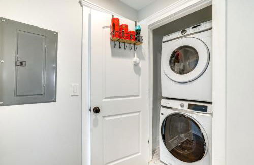 Long Branch Getaway - Walk to Beaches and Dining! - Foto 14