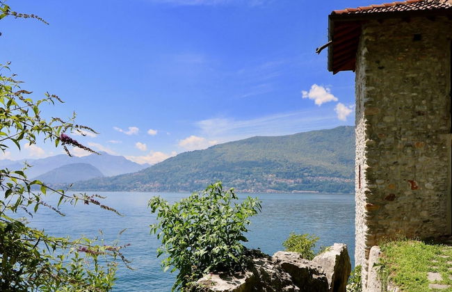 Connie s Apartment in Monvalle - Photo 8