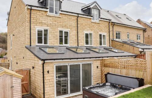 Cheshire View - Photo 1