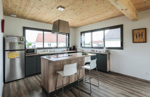 Cozy House Close to Les Salines Royales with Parking and WiFi - Foto 6