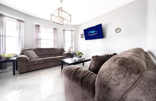 Large-Group Ready 8BR Home Near Niagara Falls & Casino - Foto 3