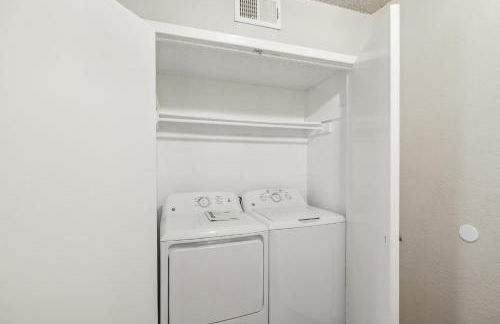 The Landry 178 Spacious and Cozy 2 Bedroom 1bth - Foto 32