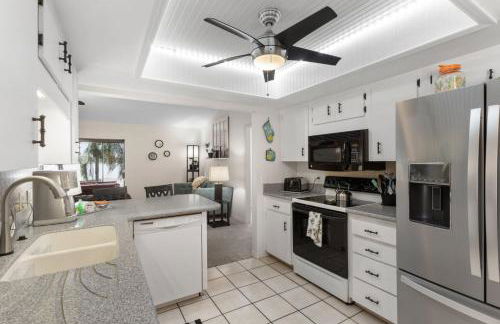 Charming Lakefront Home Hot Tub - Foto 11