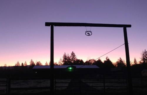 Willamette Valley Home on Working Horse Farm! - Foto 33