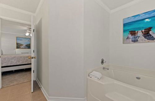 Steps Away-Game Room-Comm Pool-Golf Cart Deals - Foto 36