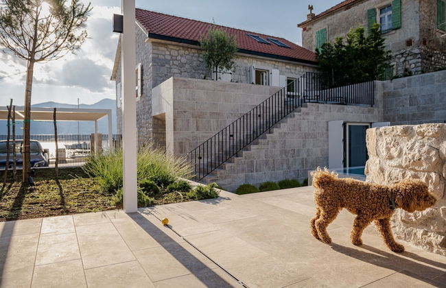 Villa Lastva is a Five Star Seafront Luxury Villa With Privite Pool - Foto 67