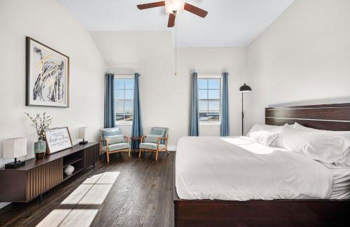 Stylish 4BR Lake House - Foto 5