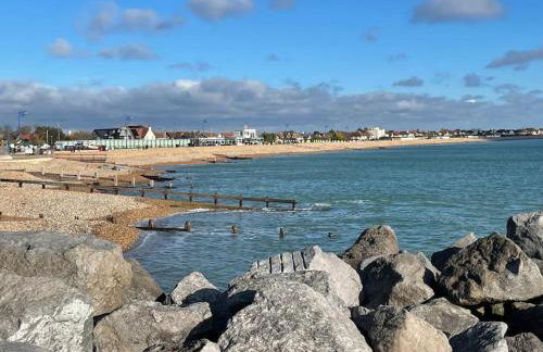 Stay in our beautiful 1850’s Coastguards Cottage. - Photo 11