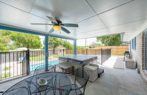 The Breezy Blue View with hot tub and pool - Foto 2