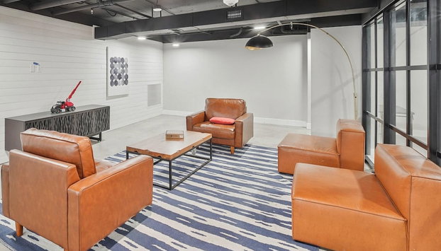 Global Luxury Suites at Georgetown - Foto 4, Sitzecke in der Lobby