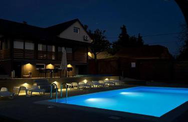 Natura Lux Holiday House with Pool and Jacuzzi - Foto 31
