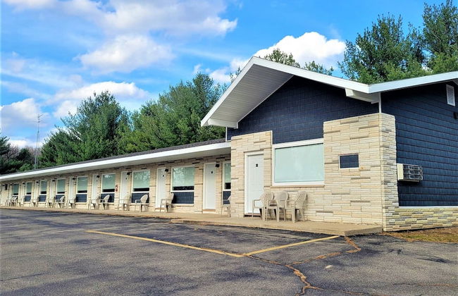 Edge-O-Dells Resort - 21 and Older - Photo 15