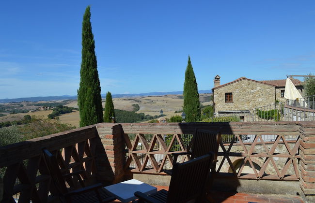 House With Private Garden in the Crete Senesi - Photo 22