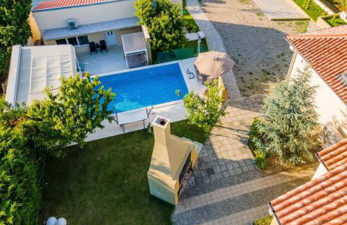 Villa Field Hill with Swimming Pool and Tennis Court - Foto 52