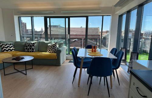 City Centre Penthouse on Concert Square with City Views - Foto 3