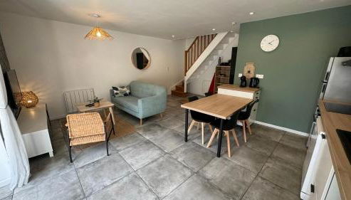 Petite maison en pierre au pied de la voie verte - Foto 3