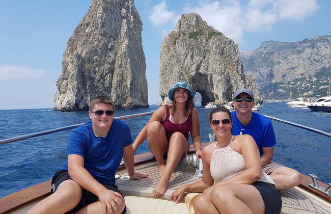 Excursão à ilha de Capri + Grutas Branca e Verde - Foto 2