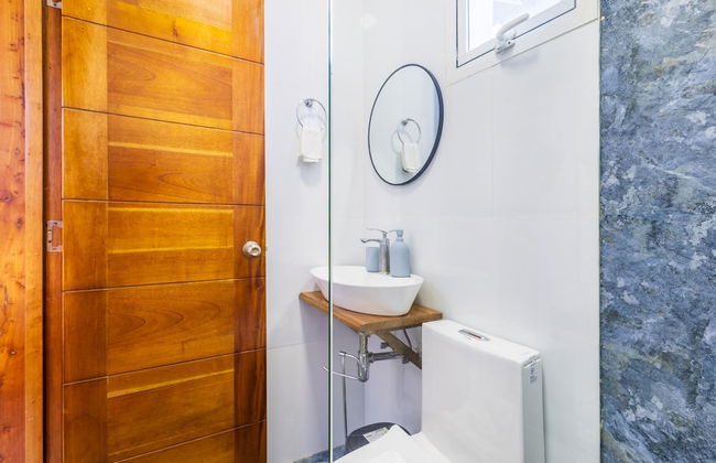 Relaxing 3-bedroom Villa With Pool Rooftop Jacuzzi in a Secluded Setting - Foto 48