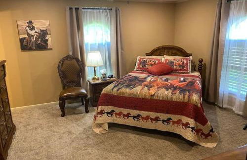 StockYards! Walk 3 Blocks-Ranch House sleeps 8 - Foto 68