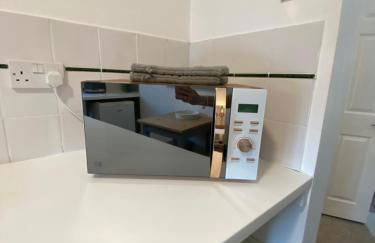 Entire Studio Apartment Private Entrance - Photo 6