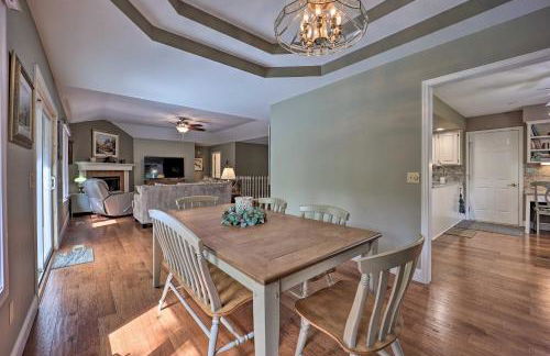 Lakefront Getaway with Private Dock and Kayaks! - Foto 7