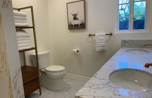 Guest house with private entry and large pool - Foto 22