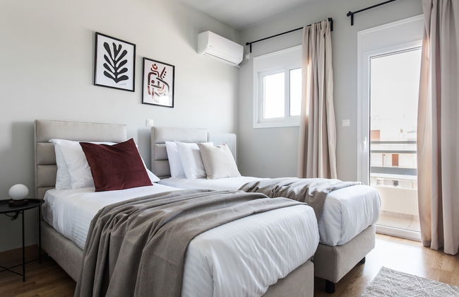 Celestial 3BR Apartment with Balcony - Foto 7