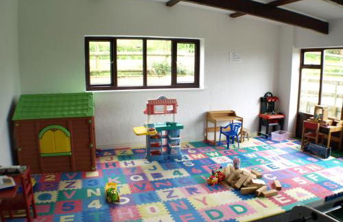 Polean Farm Old Farmhouse - With Large Jacuzzi, Games Room, Near the Sea and with Free Access to a Nearby Pool - Foto 18