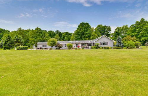 The Country House - Kalkaska Retreat with Fire Pit - Foto 29