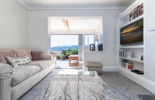 Walton House - Photo 2