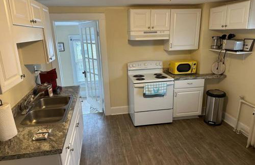 The Yellow Door 3-bedroom downtown near VT&RU - Foto 18