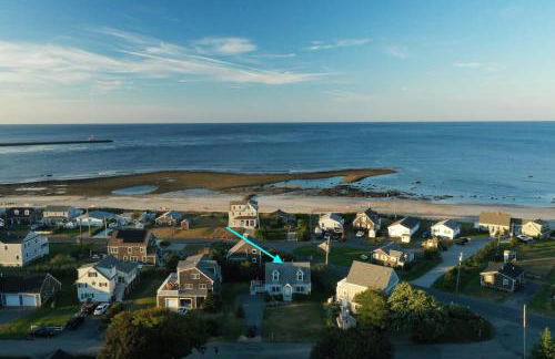 Stunning Home with Water Views - Foto 29