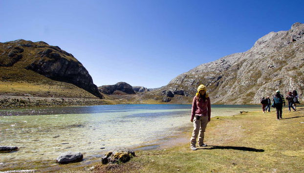 Disfrutando del tour por las lagunas de Canta