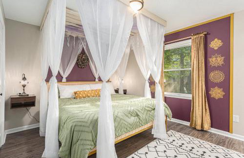 ATLAS - Whole House - 5BR 2BA - Hot Tub - Game Rooms - Theater - Fenced Backyard - Foto 19