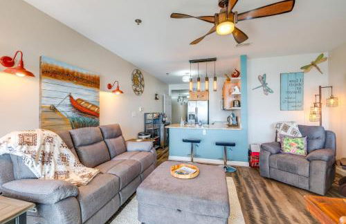 Top-Floor Balcony and Serene Views Huddleston Condo - Foto 2