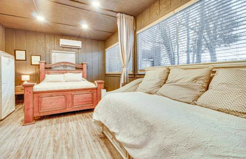 Fish House with Deck, Fire Pit and River Views - Foto 35