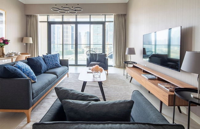 Modern 2BR w/ Tranquil Ambience in Emirates Hills! - Photo 8