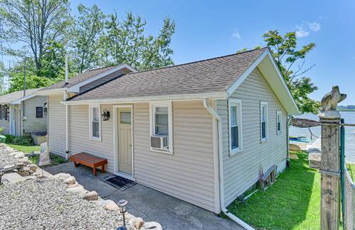 Lakefront Gem with Watercrafts and Dock in Coldwater! - Foto 24