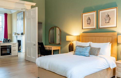 Dragon Suites Luxury Apartments at Rutland Square - Photo 50