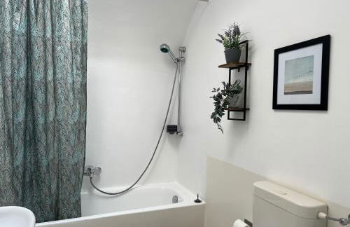 Spacious 2 bedroom condo - Photo 17