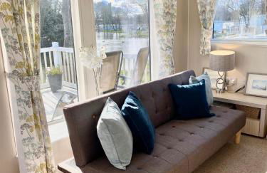 Haggerston Lola the Lodge and Betty the Van - Foto 3