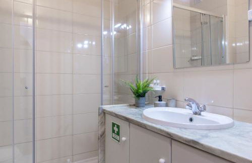 NOVO! Apartamento junto à praia com piscina - Foto 6