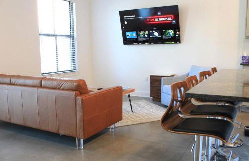 The Lawrencian Loft -2BD king & Queen beds, 2 BA - Foto 2